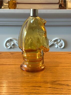 Avon Smart Move Chess Knight Horse Head Amber Glass Decanter Bottle Vintage